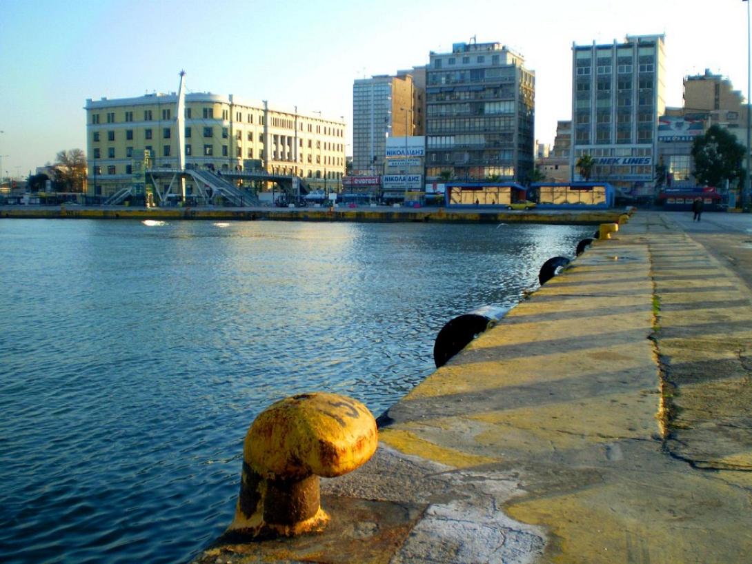 Μακάβριο εύρημα στο λιμάνι του Πειραιά