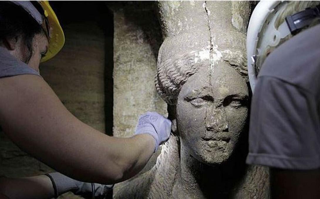  Υπόκλιση και θαυμασμός των ξένων ΜΜΕ για τις Καρυάτιδες της Αμφίπολης 