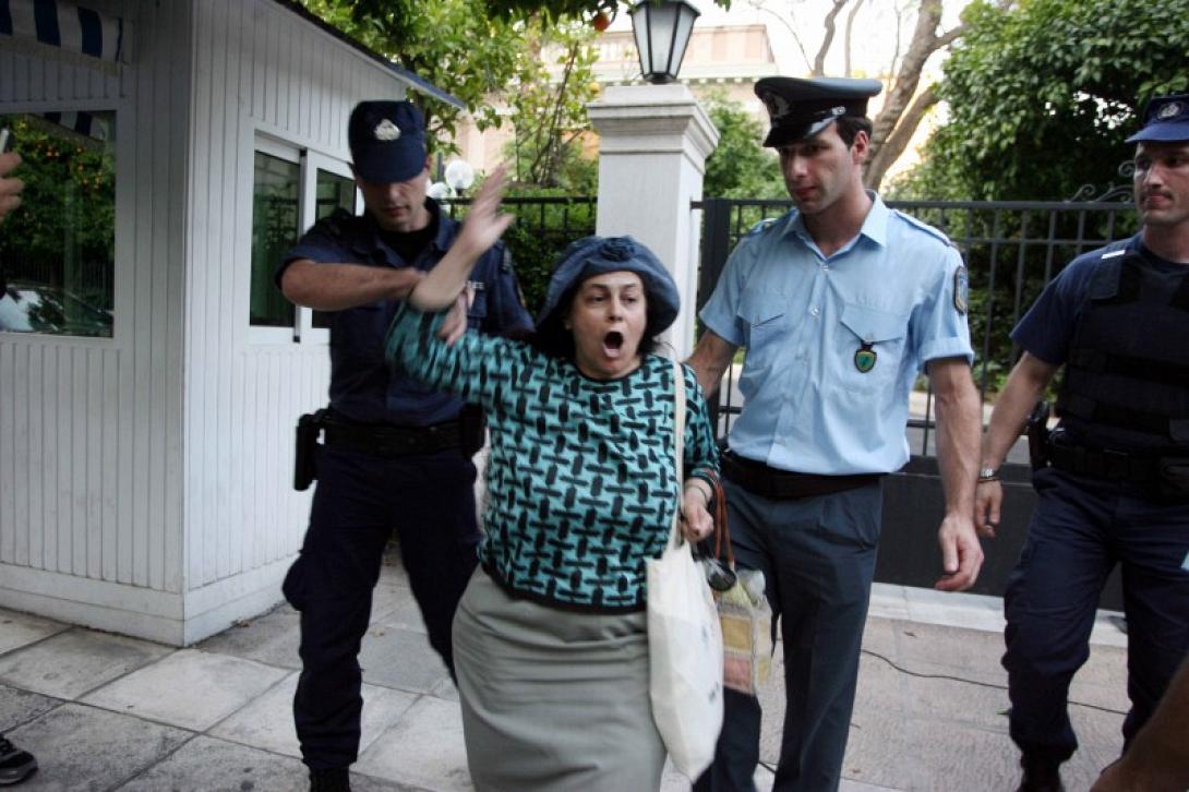 Η Ελένη Λουκά ξανά χτυπά (βίντεο)