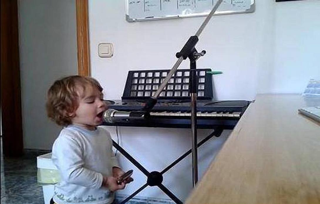 Ταλέντο από ... κούνια! (βίντεο)