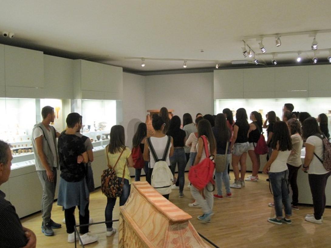 Μαθητές γνώρισαν την πολιτιστική κληρονομιά του Μαλεβιζίου