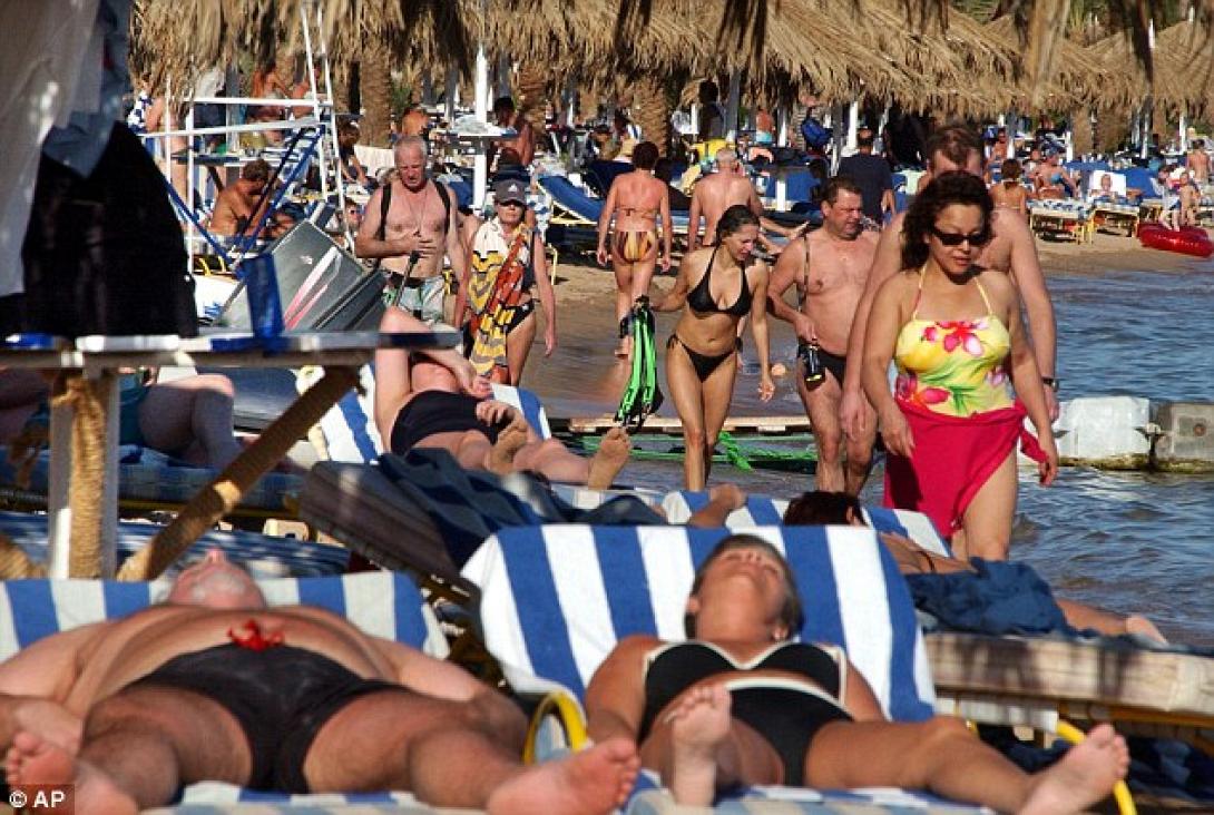 Μαγιόρκα: Πρόστιμο 600 ευρώ σε όσους κυκλοφορούν με... μαγιό!