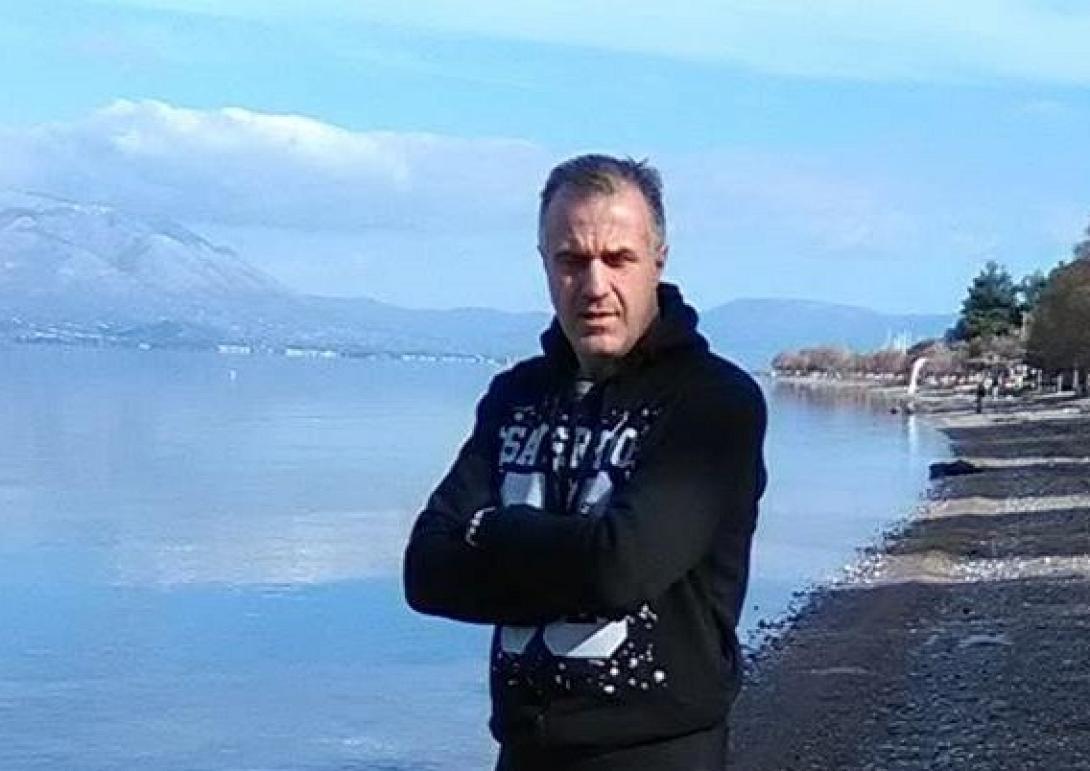 manolis.jpg