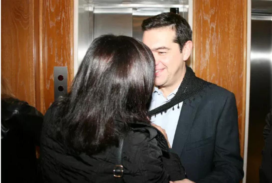 Τι είπε ο Τσίπρας για το κρουσάτο κρητικό μαντήλι