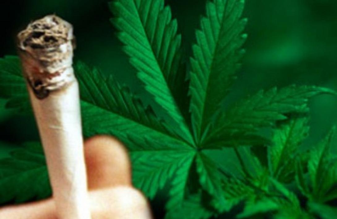 &quot;Παρακαλείσθε όπως πετάξετε τη μαριχουάνα σας εδώ&quot;