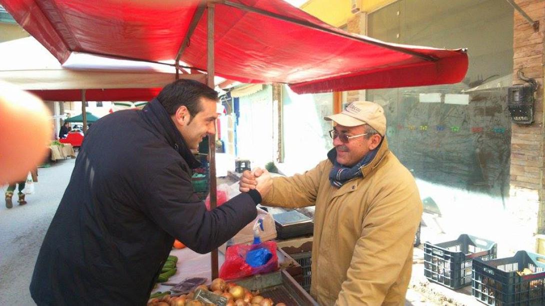 Στη λαϊκή αγορά του Τυμπακίου ο Γιώργος Ματαλλιώτακης