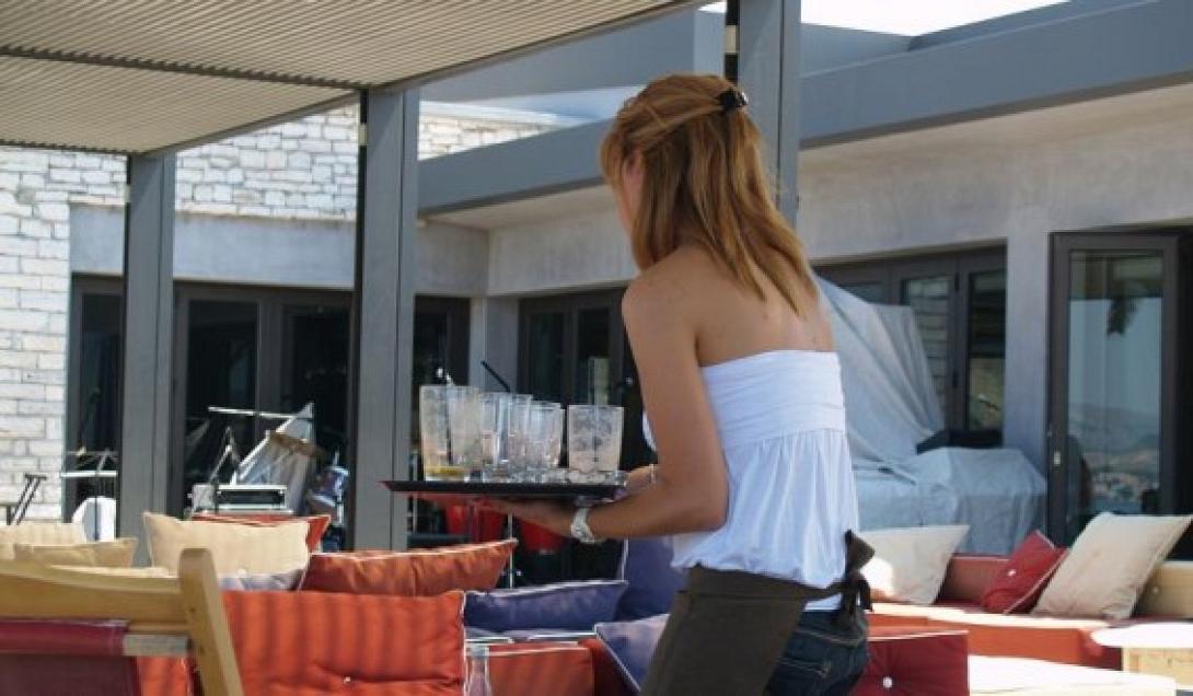 Ρεκόρ &quot;μαύρης εργασίας&quot; τον Αύγουστο