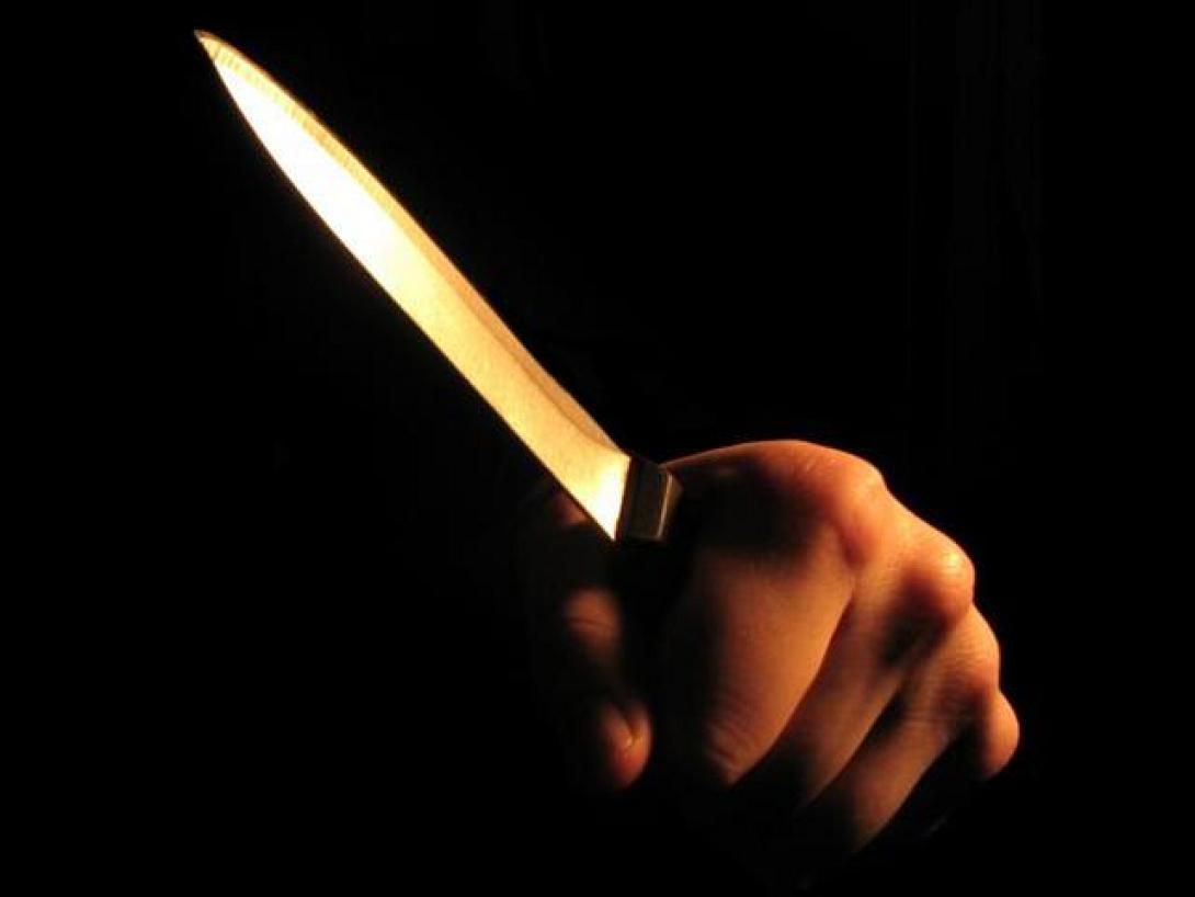 Μαχαίρωσαν οδηγό και του πήραν το αυτοκίνητο