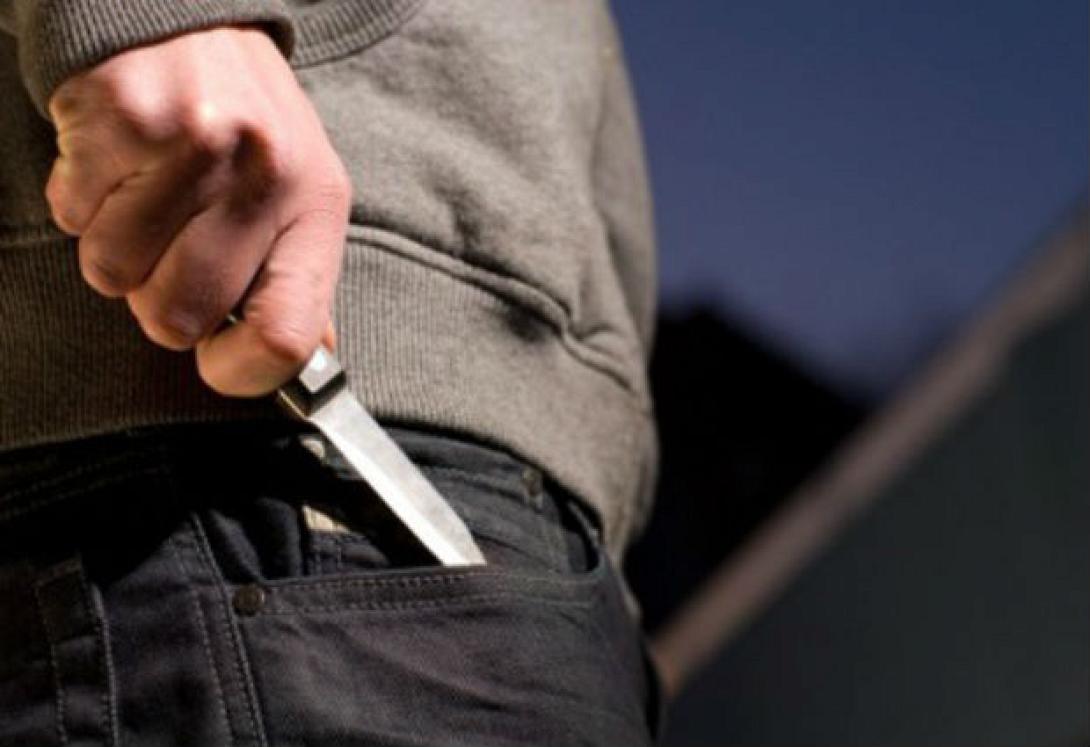 Ηράκλειο: Τον μαχαίρωσε και του έσπασε το αμάξι με μαγκούρα