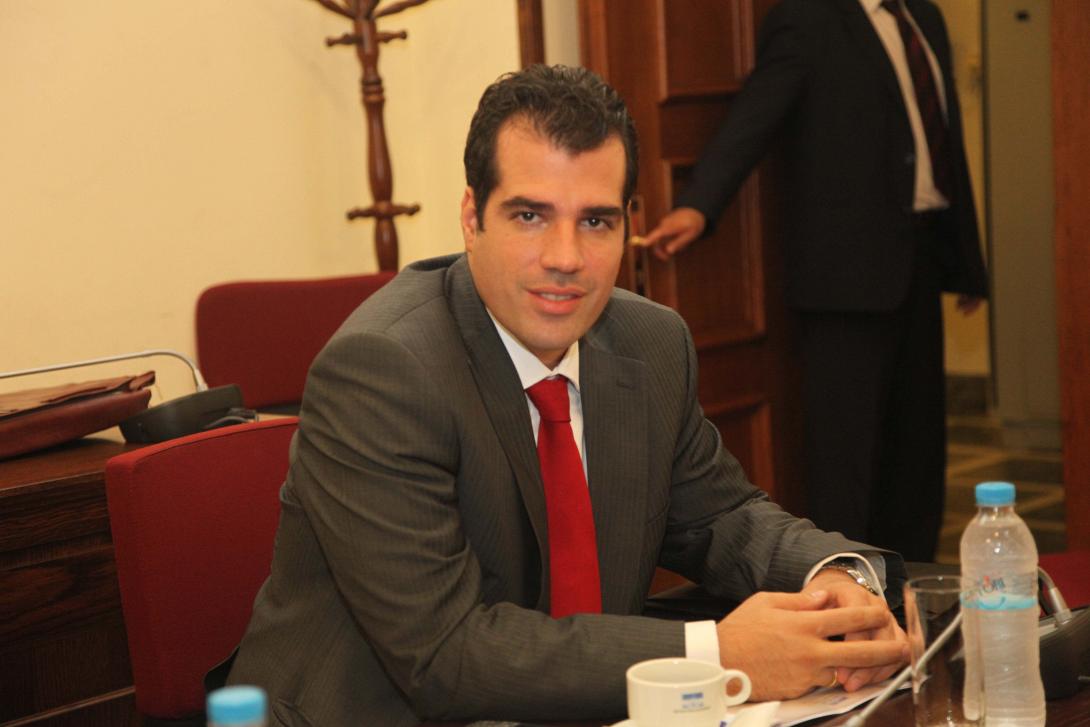 θανος πλευρης.jpg