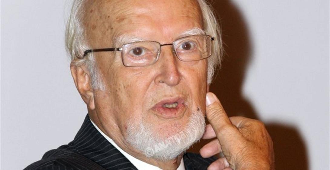 &quot;Εφυγε&quot; ο δημοσιογράφος Μέμος Φαράκος