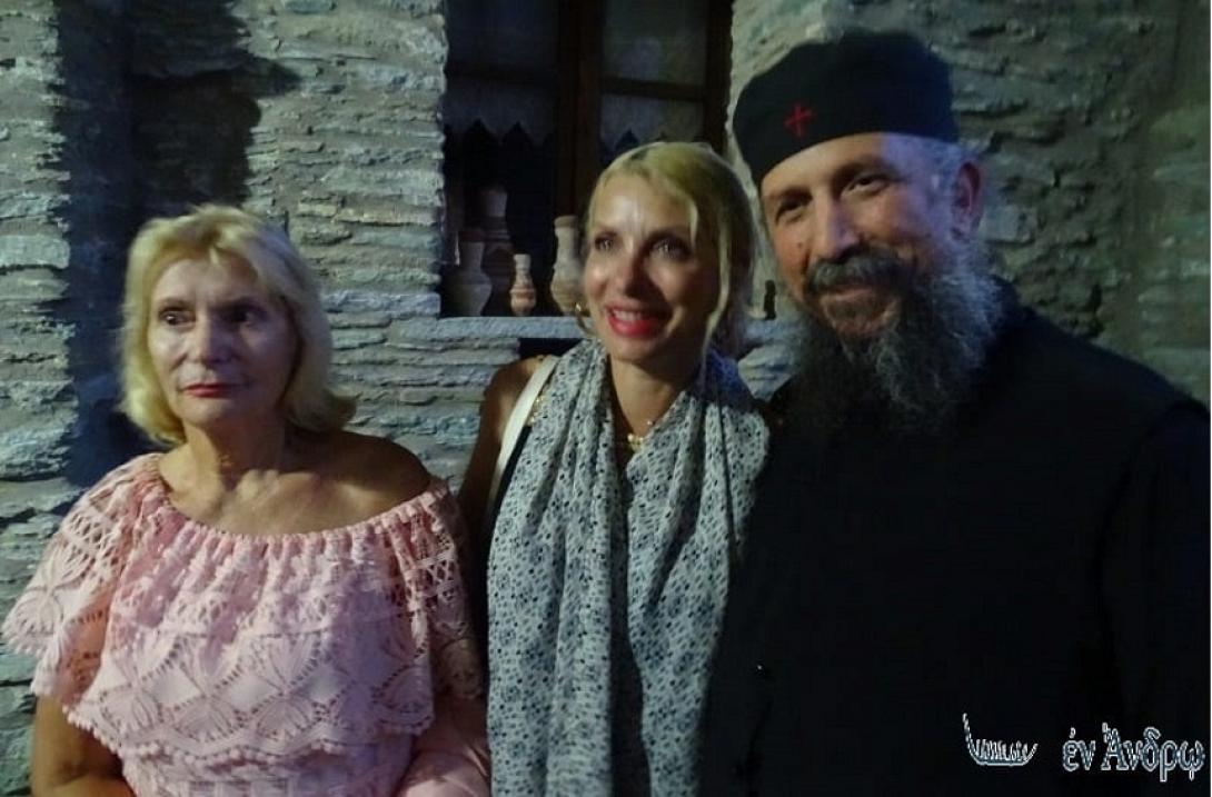 Η Μενεγάκη σε μοναστήρι