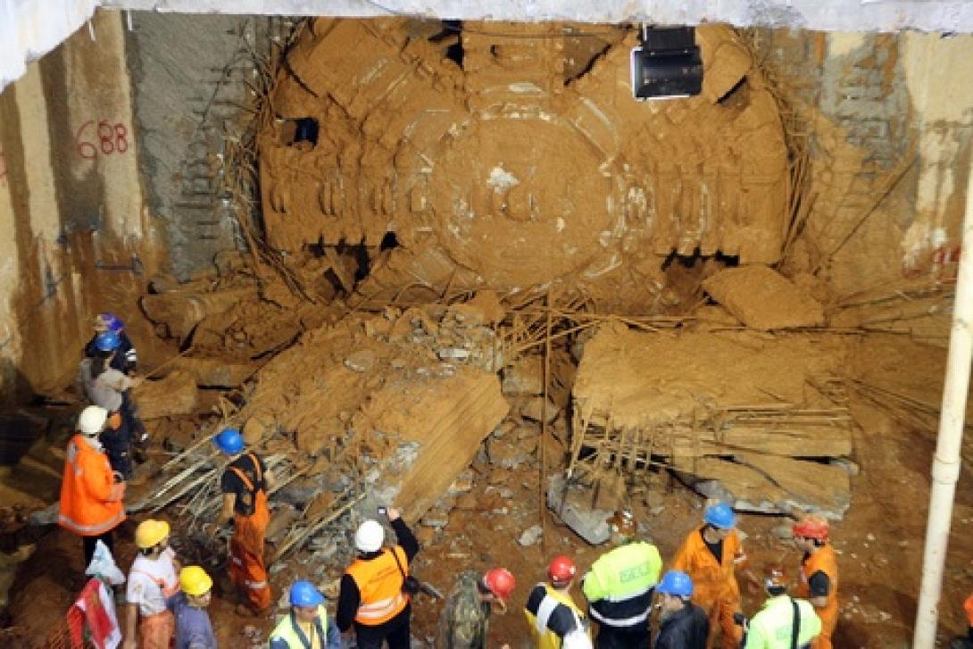 Πήρε μπροστά ο εντυπωσιακός μετροπόντικας στο Φράγμα Αποσελέμη!