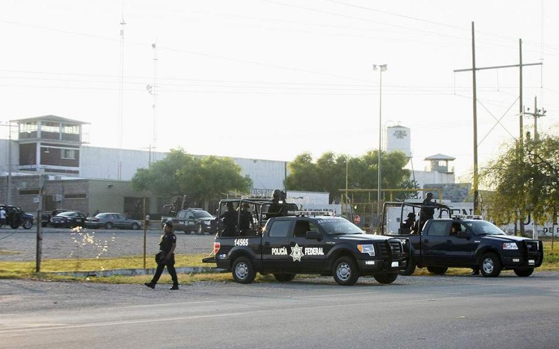 mexico-police-2-thumb-large.jpg