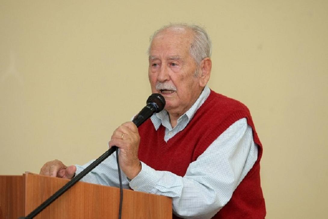 μιχάλης καραταράκης