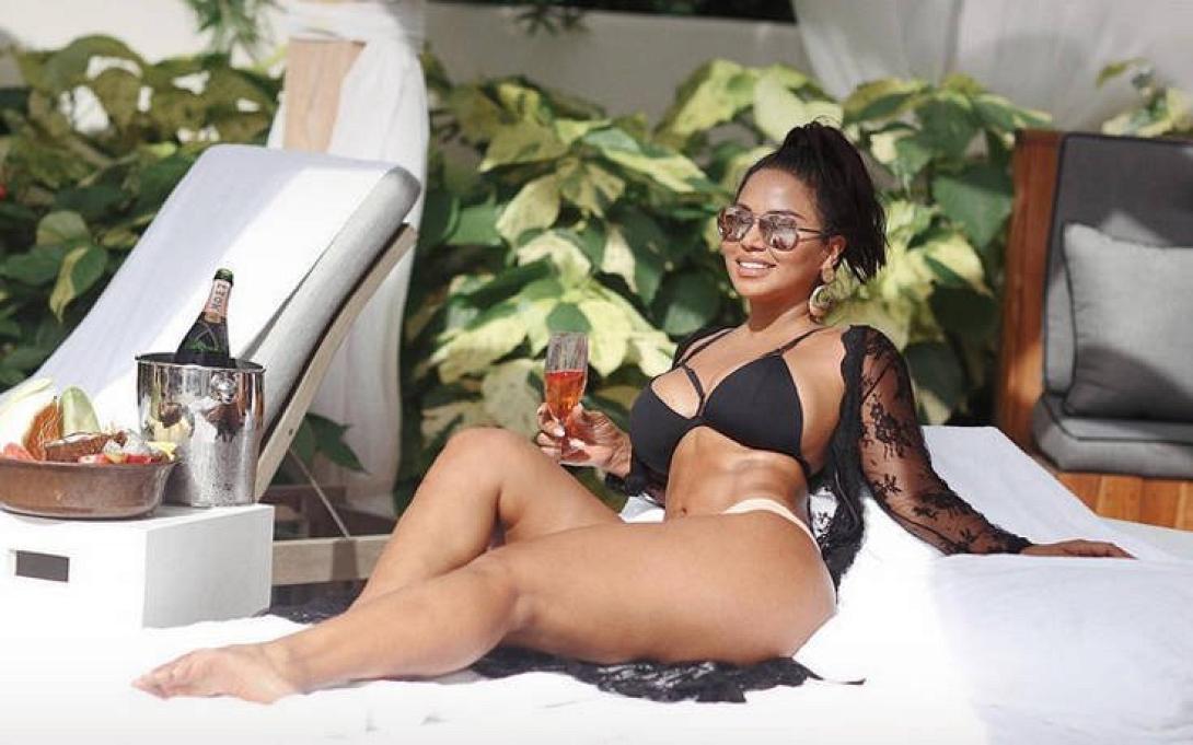 missdollycastro1.jpg