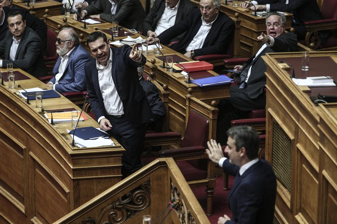 μητσοτάκης τσίπρας βουλή
