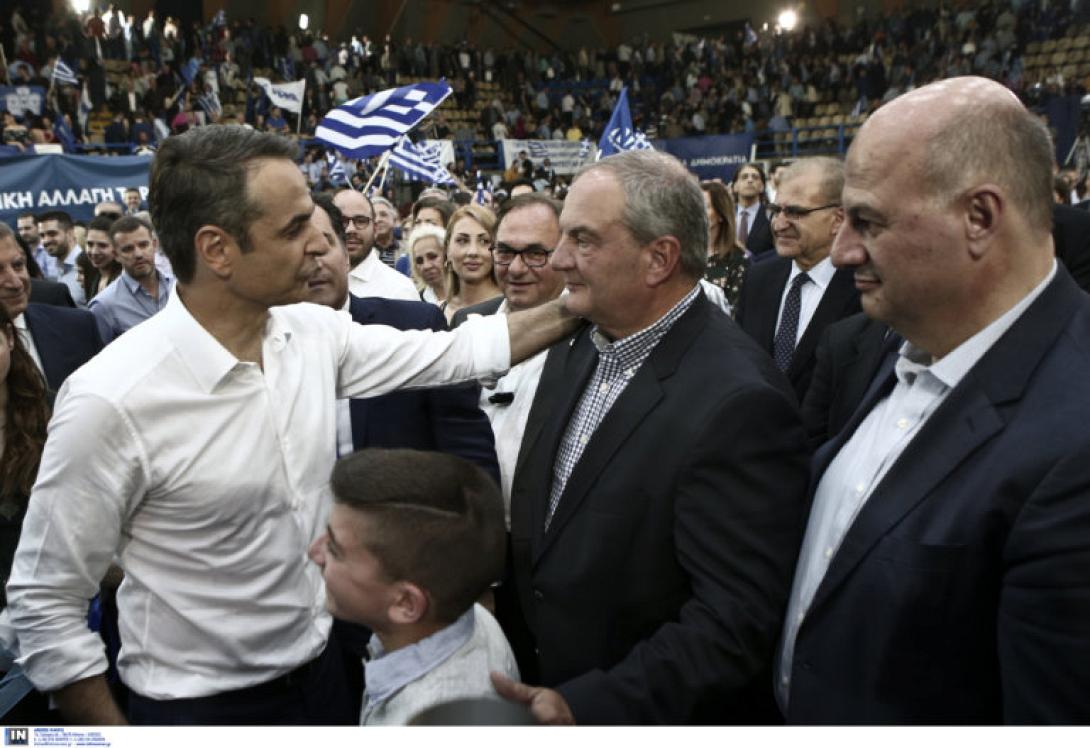 mitsotakis_karamanlis_peristeri-1-768x527.jpg