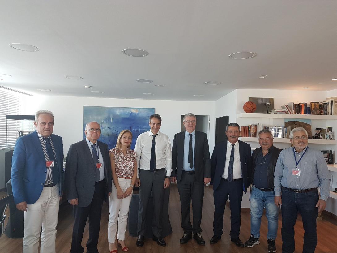 mitsotakis_syntonistes_26092018.jpg