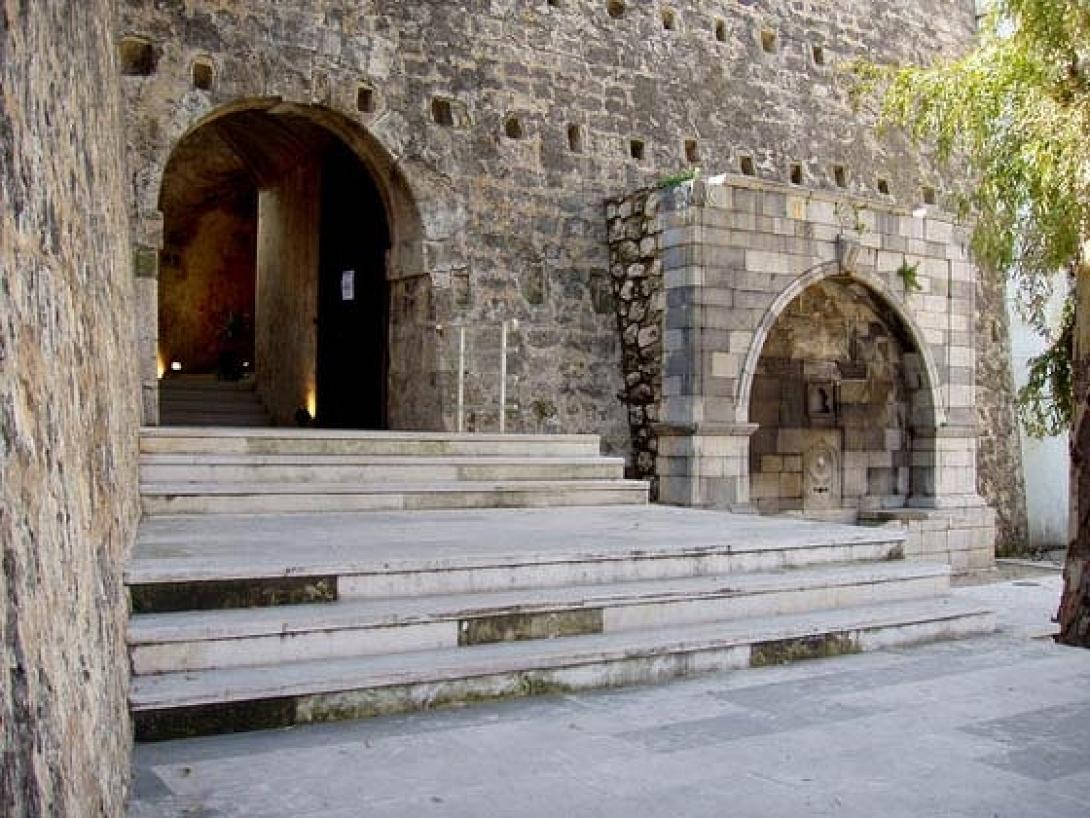 μνημεια 