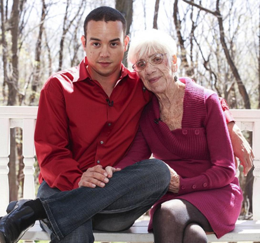 "Μου αρέσουν μόνοι οι γριές" λέει 31χρονος που έχει σχέση με 91χρονη (φωτογραφίες)