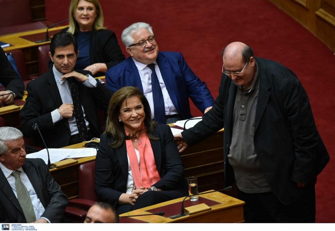 μπακογιάννη φίλης