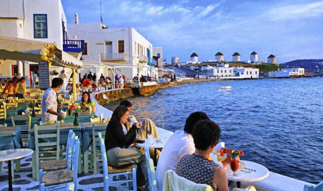 mykonos-greece-585794.jpg