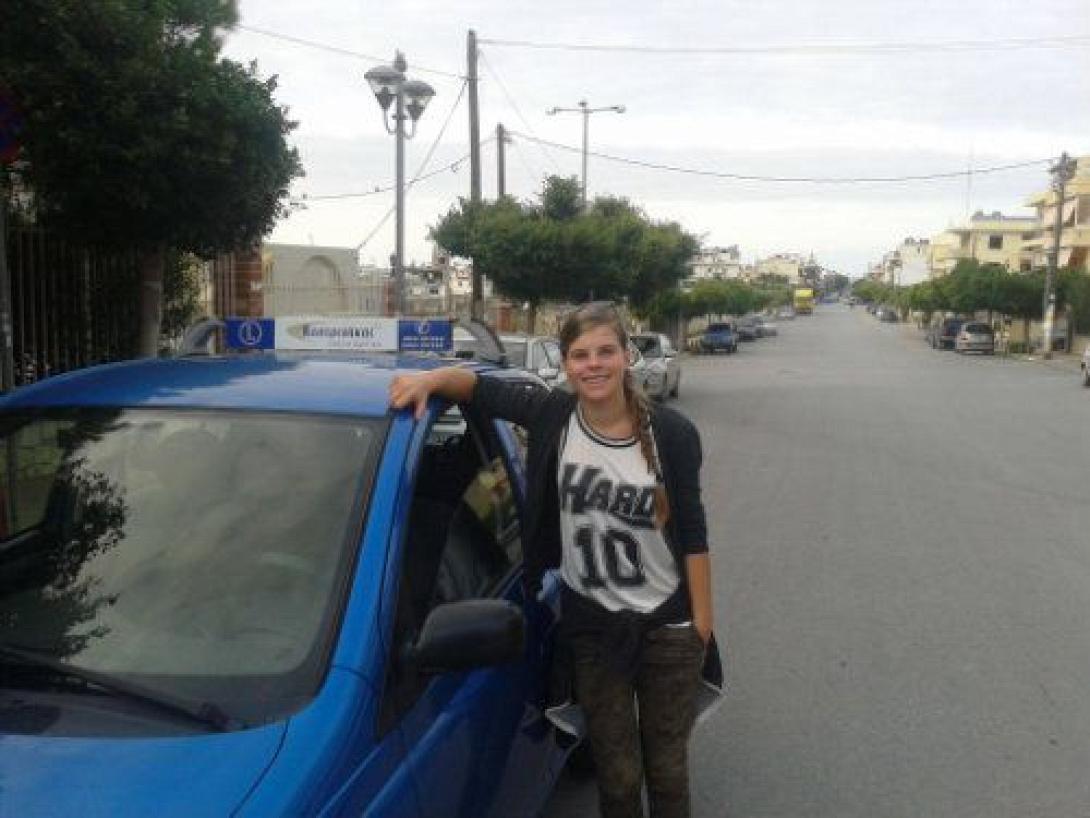 Είναι από το Ηράκλειο και είναι η νεότερη οδηγός στην Ελλάδα!