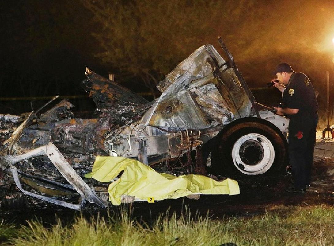 ΗΠΑ: Νεκροί 7 μαθητές από σύγκρουση λεωφορείου με φορτηγό (φωτογραφίες)