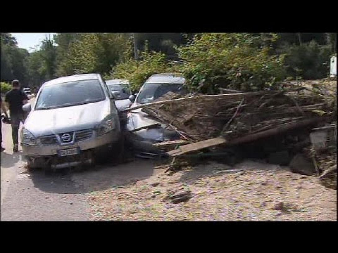 Ισχυρή νεροποντή στη Φλωρεντία - Πέντε άνθρωποι τραυματίσθηκαν ελαφρά