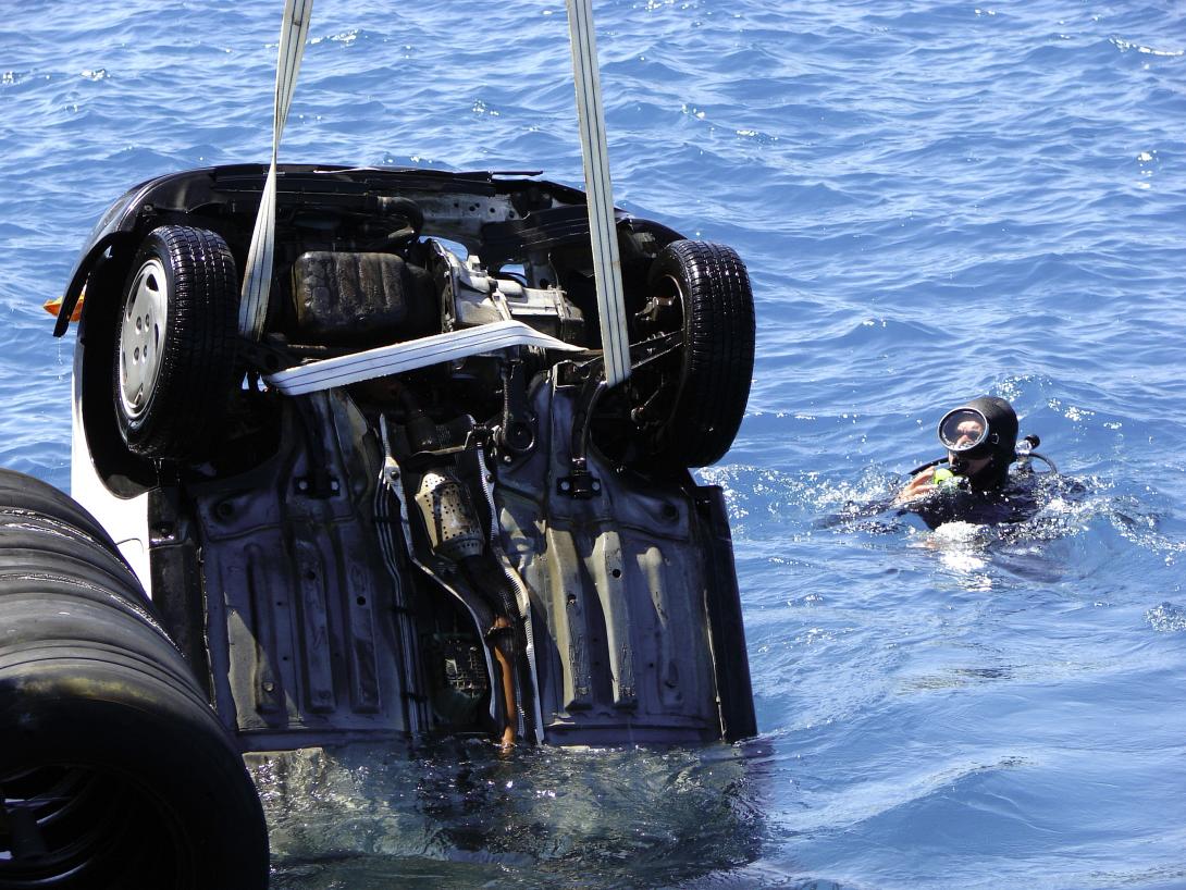 αυτοκίνητο λιμάνι