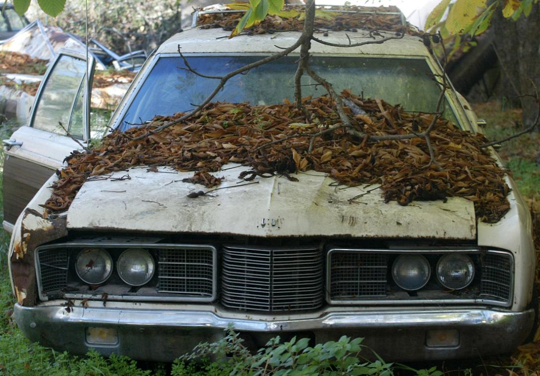 Εκστρατεία απομάκρυνσης εγκαταλελειμμένων οχημάτων από το Δήμο Χανίων