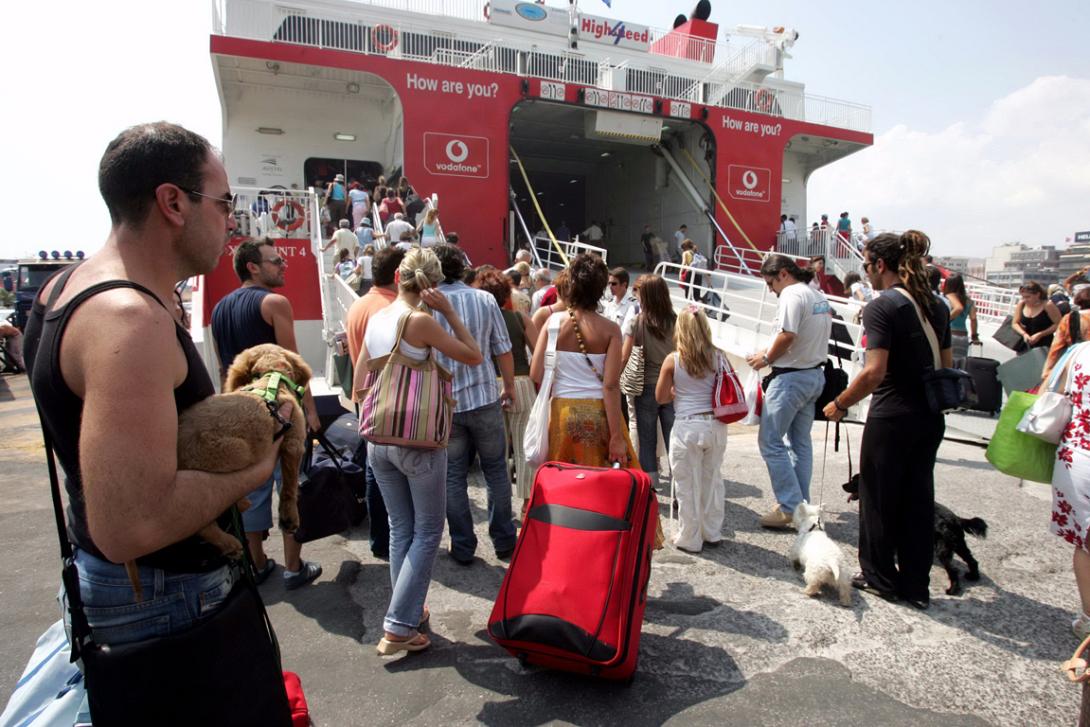 Κορυφώνεται η κίνηση στα λιμάνια - Στο 100% η πληρότητα δρομολογίων
