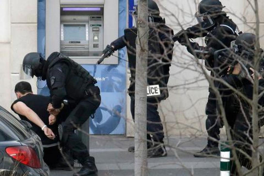 &#039;Εκδοση του Αλγερινού που συνελήφθη ως ύποπτος για τρομοκρατία