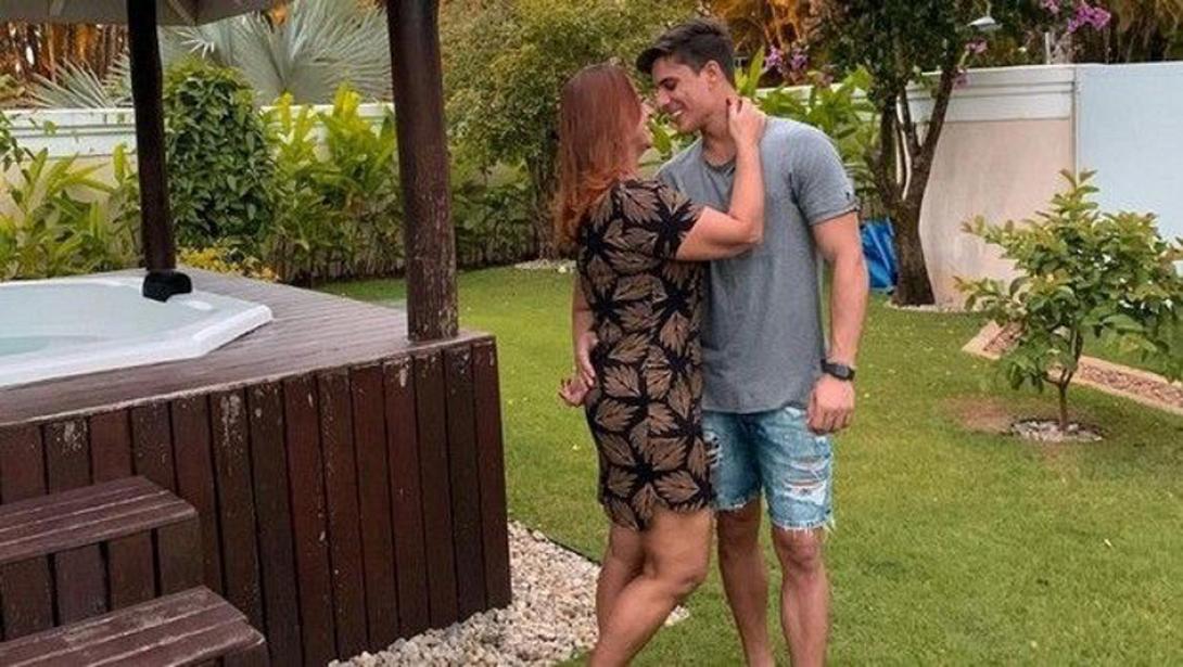 neymar-assume-novo-romance-com-gamer-tiago-ramos-1586646175905_v2_900x506.jpg