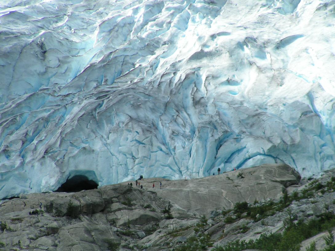 Νορβηγία: Κομμάτι παγετώνα καταπλάκωσε ζευγάρι Γερμανών τουριστών!