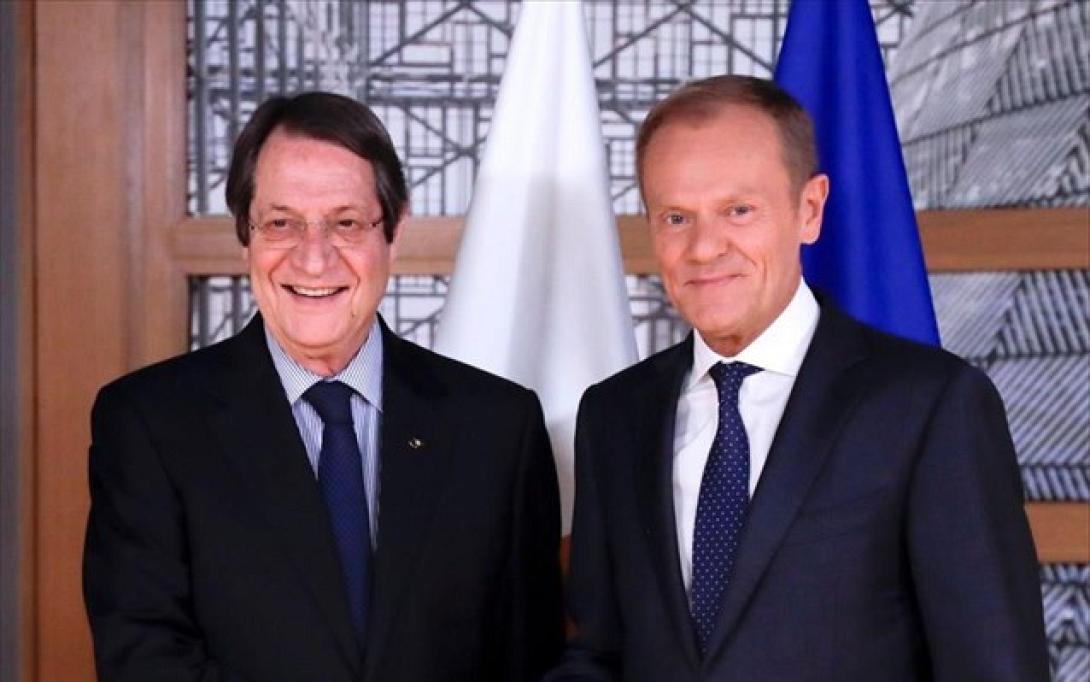 nikos-anastasiadis-ntonalnt-tousk.jpg