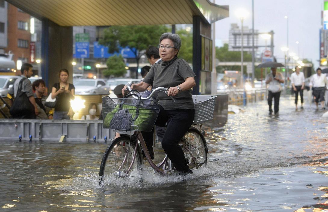 Συναγερμός στην Ιαπωνία λόγω των κατακλυσμιαίων βροχών