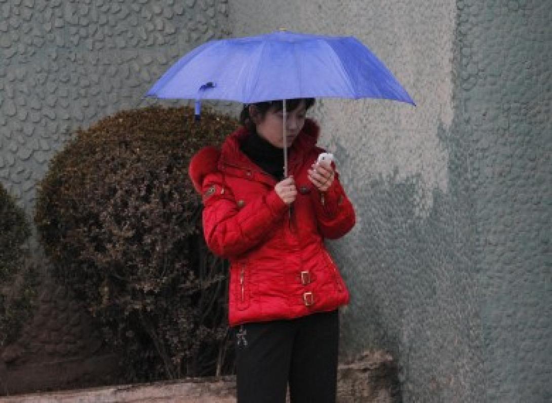 Savoir vivre στους χρήστες κινητών επιβάλλει η Βόρειος Κορέα