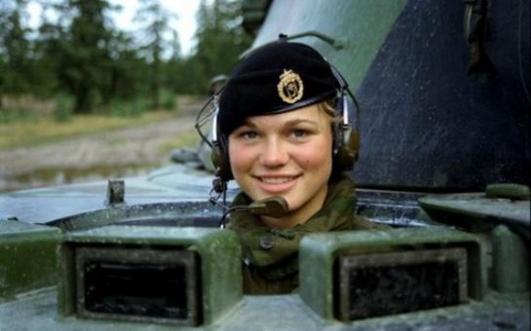 Υποχρεωτική πλέον η στρατιωτική θητεία των γυναικών στη Νορβηγία