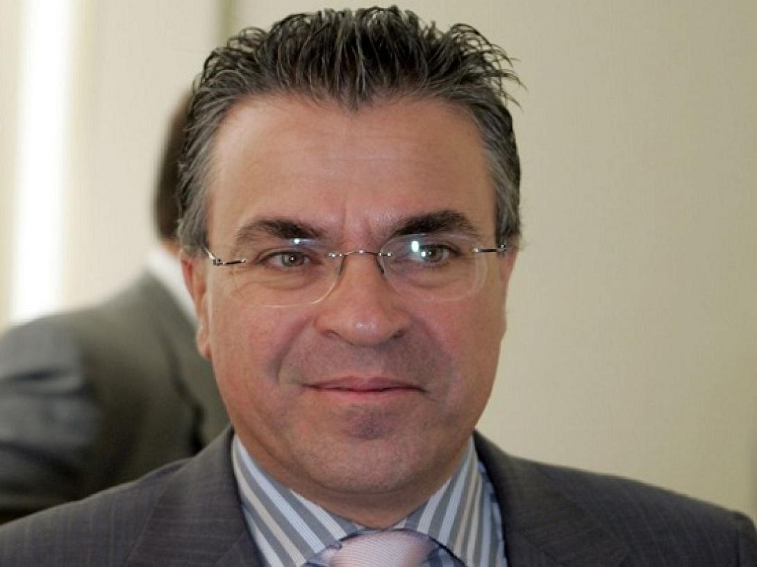 Επιμένει ο Αργύρης Ντινόπουλος ότι δεν θα γίνει καμία απόλυση στην αυτοδιοίκηση