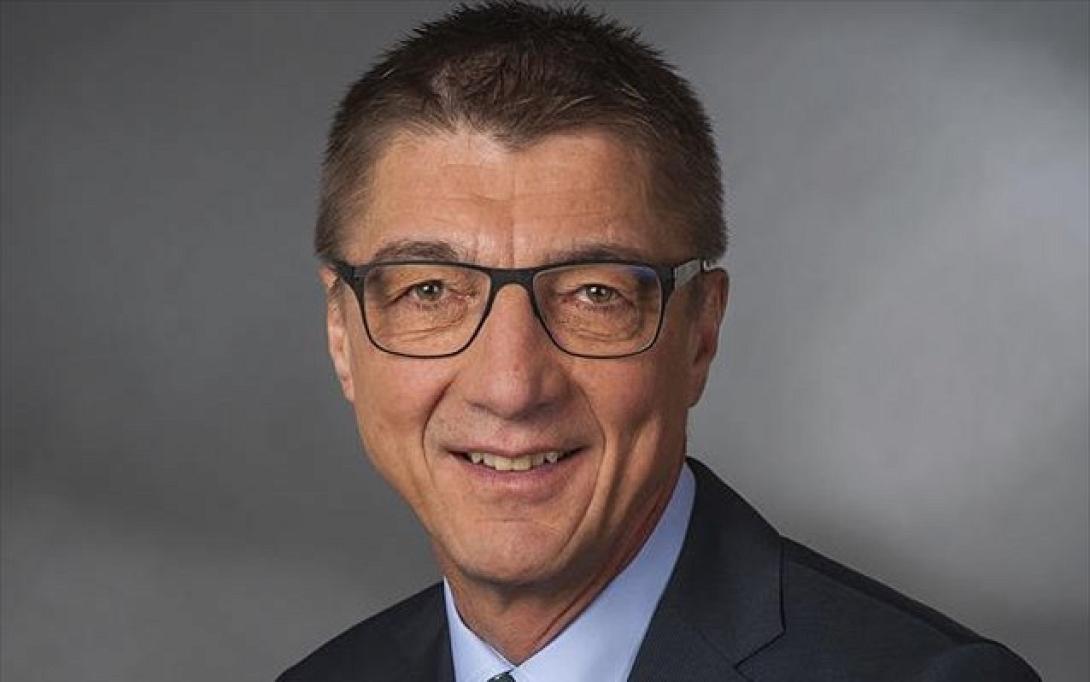 Πέθανε στη Γερμανία εξέχων κεντροδεξιός βουλευτής, ειδικός σε θέματα Ρωσίας και Γαλλίας