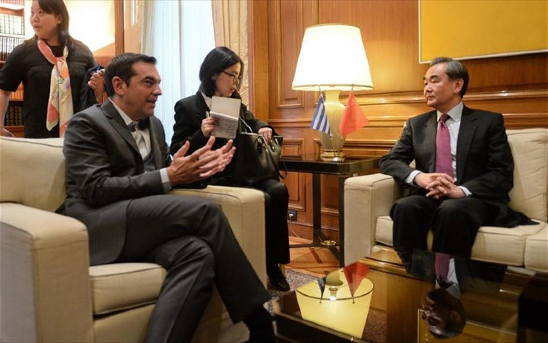 o-prothupourgos-aleksis-tsipras-kai-o-upourgos-eksoterikon-tis-laikis-dimokratias-tis-kinas-gouangk-gi.jpg