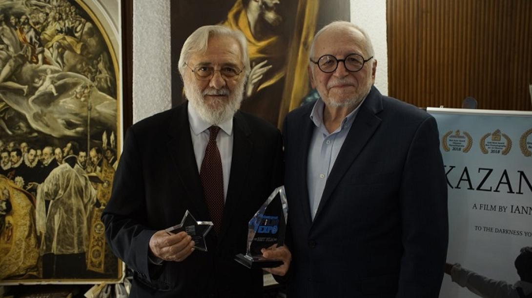 o_skinothetis_giannis_smaragdis_me_ton_dieythynti_toy_hellenic_film_society_usa_james_demetro_-_foto_alexandros_smaragdis.jpg
