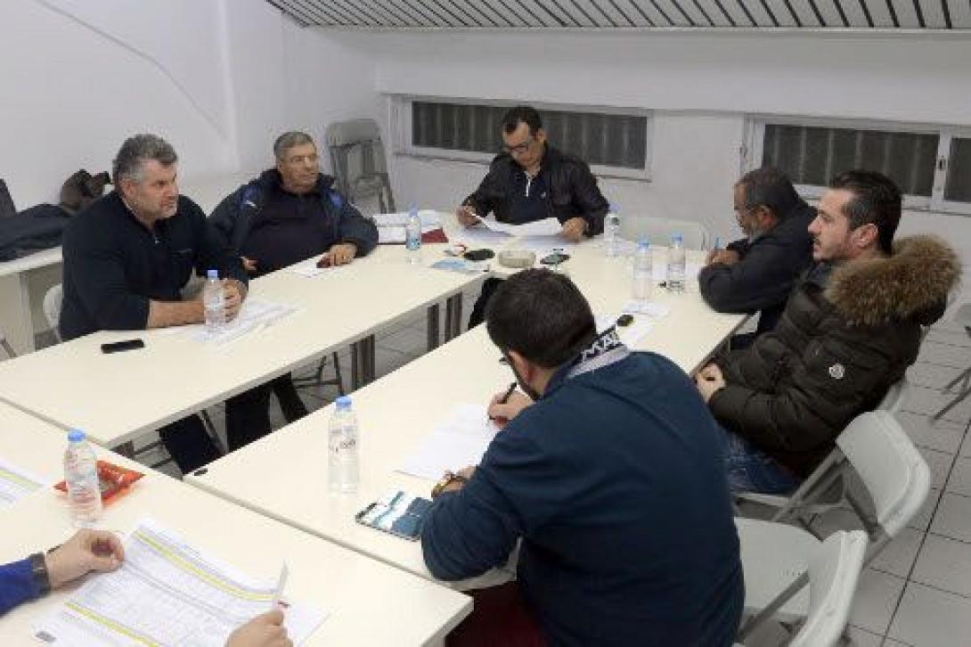 ΟΦΗ: Παραίτηση Μανουσάκη, φαβορί για την προεδρία  ο Μαχλάς 