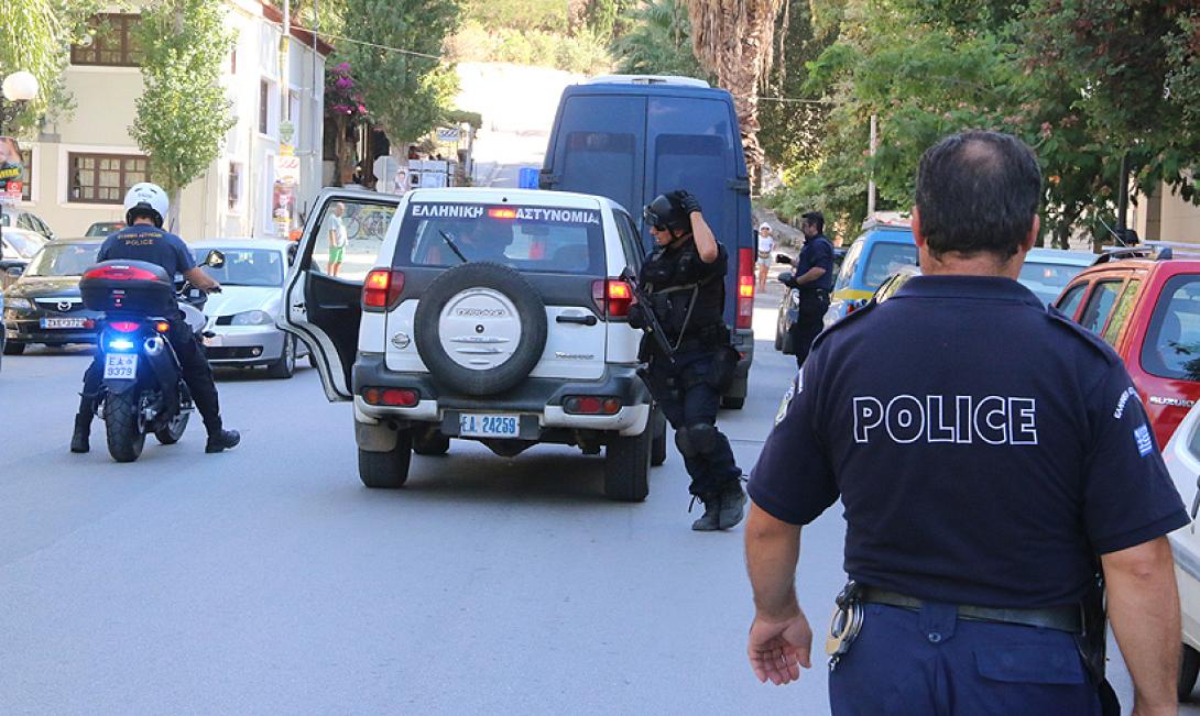 Μεγάλη κινητοποίηση της ΕΛ.ΑΣ. έξω από το σπίτι του Κωνσταντίνου Μητσοτάκη