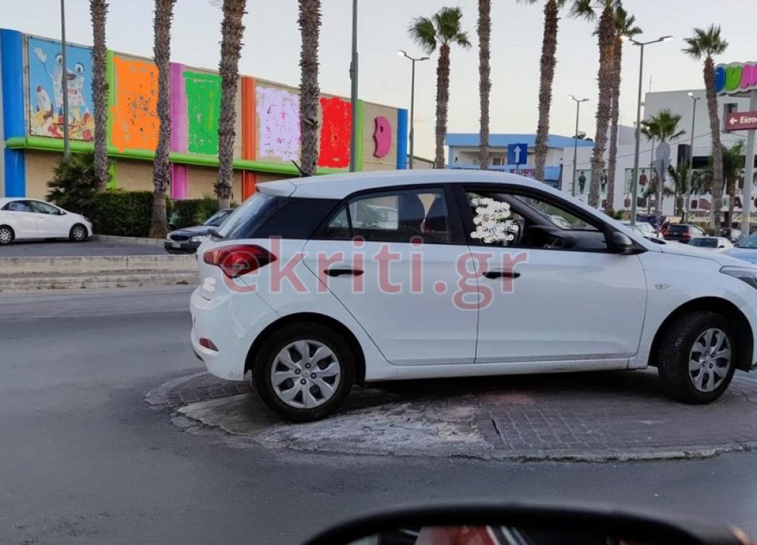 παράνομο παρκάρισμα