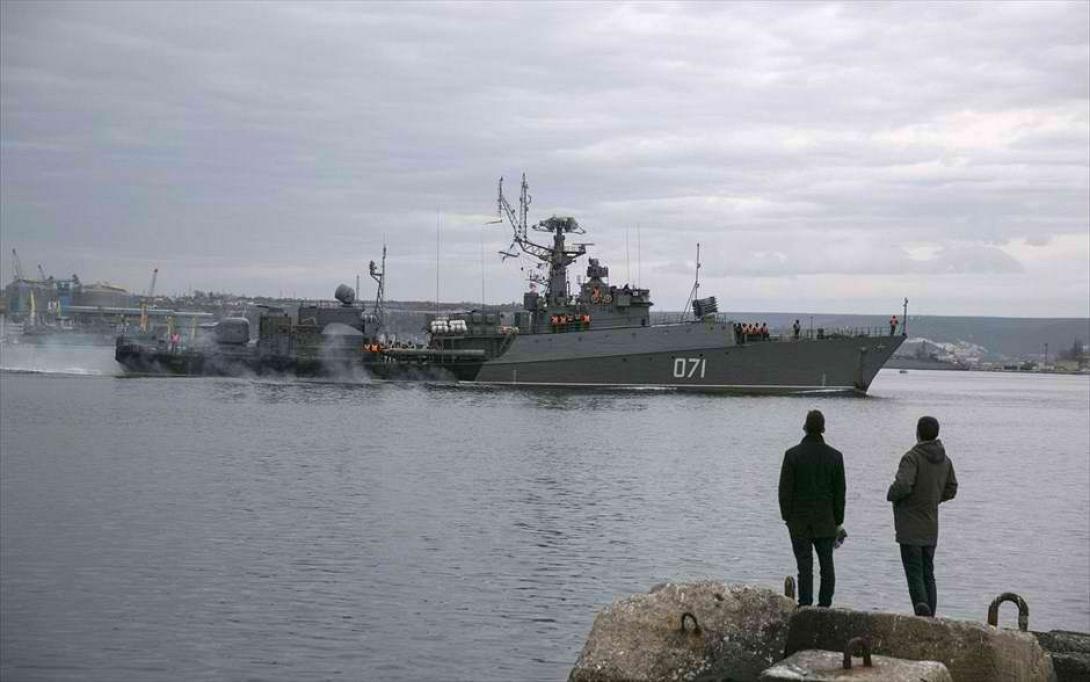 Οι κριμαϊκές αρχές απελευθέρωσαν τον διοικητή του ουκρανικού Πολεμικού Ναυτικού