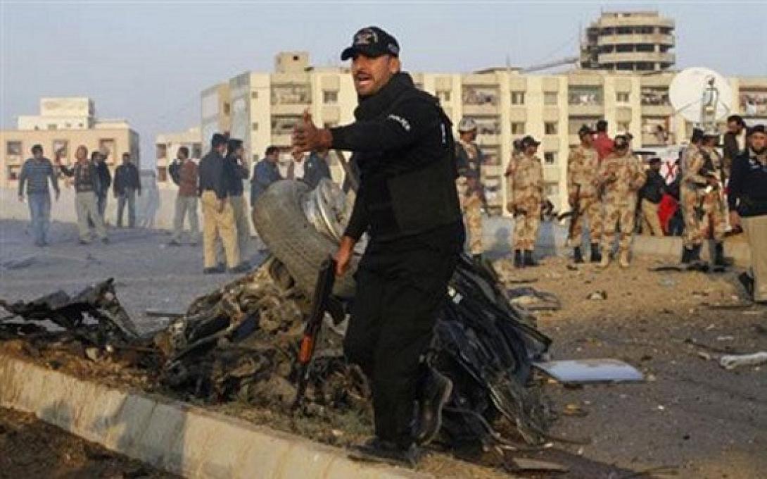 Πακιστάν: &quot;Ειρηνευτικές&quot; συνομιλίες με 19 νεκρούς...