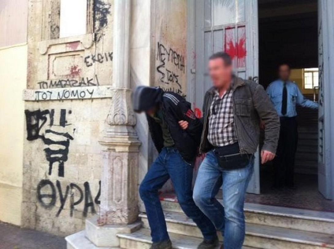 Αναβολή για τους τρεις &quot;νταήδες&quot; από το Αντισκάρι
